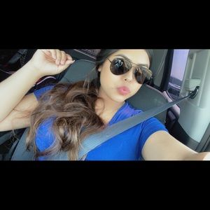 Meet your Posher, Edith